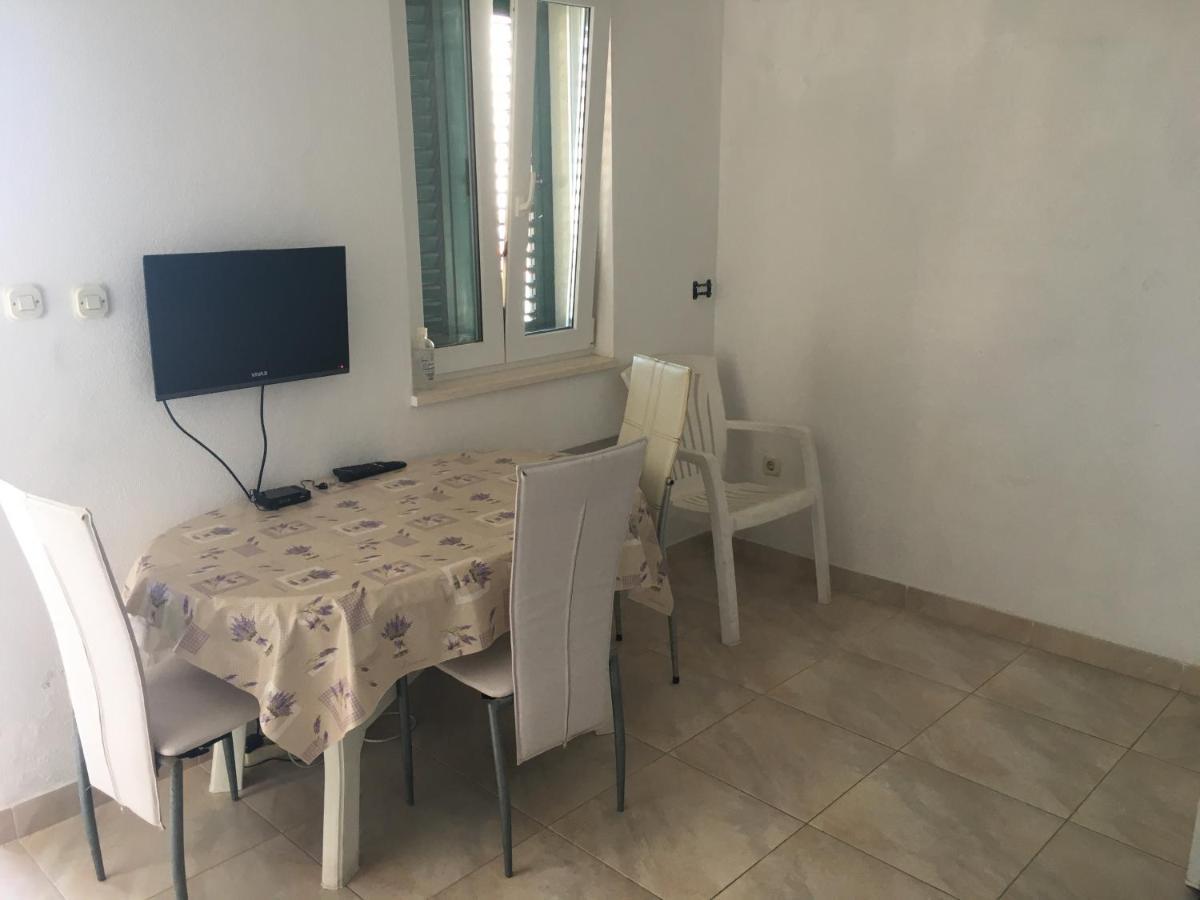 Apartmani Domenika Žuljana Esterno foto